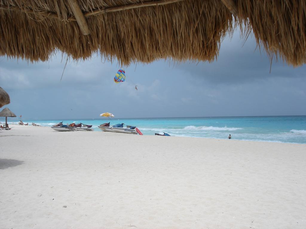 Cancun Beach Aparthotel Brisas Pokoj fotografie